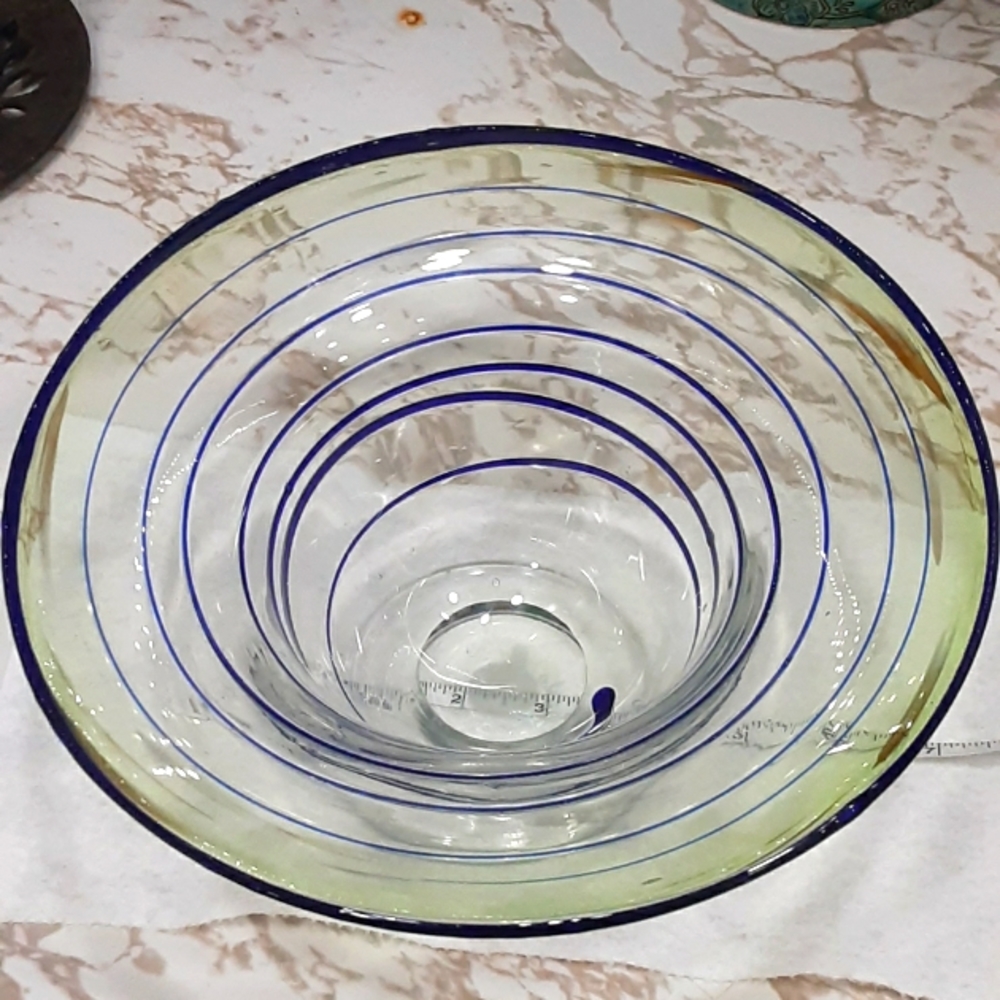 Art glass pedestal bowl